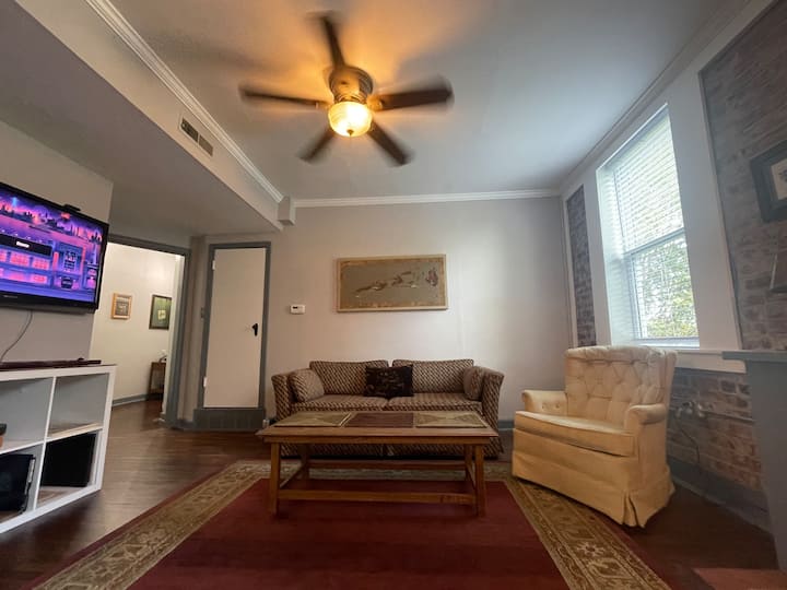 Park View Apartment On Mass - Lawrence, KS