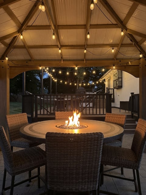 Dog Friendly | Central AC | Light Rail to Seattle