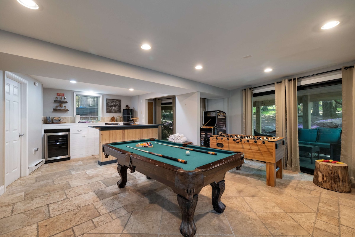 Dog-Friendly Cabin, Hot Tub, Game Room, Fire Pit - Houses for Rent