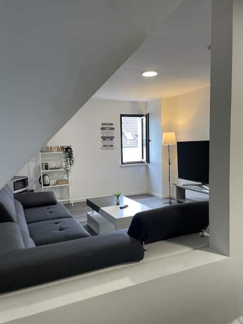 Top Airbnb: HomeBerg Duisburg – Fine 3 Rooms, 4 Beds, 60 sqm in Hochheide
