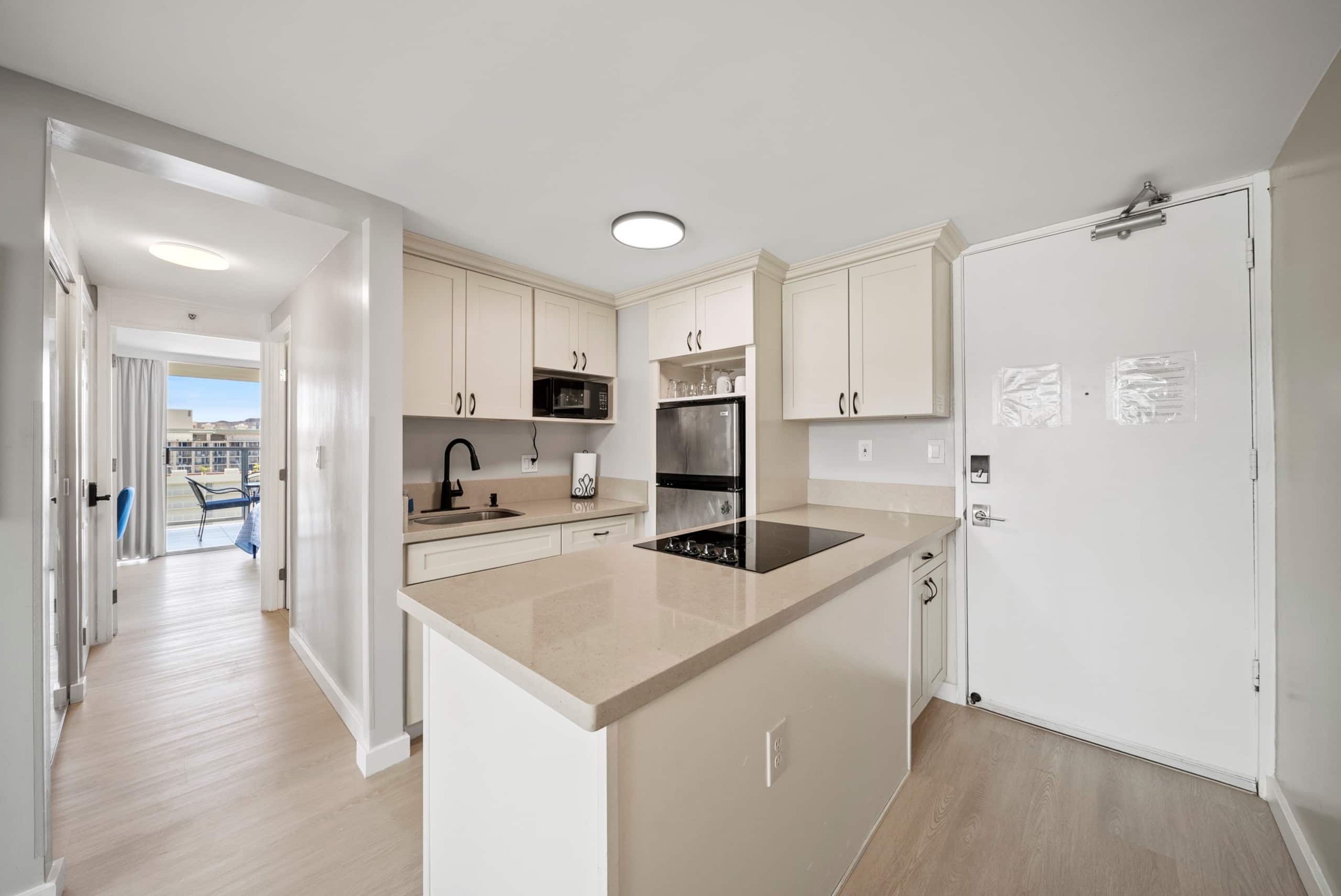 Amazing Views Waikiki 28FL 1BR Family/Group Condo - Image 9