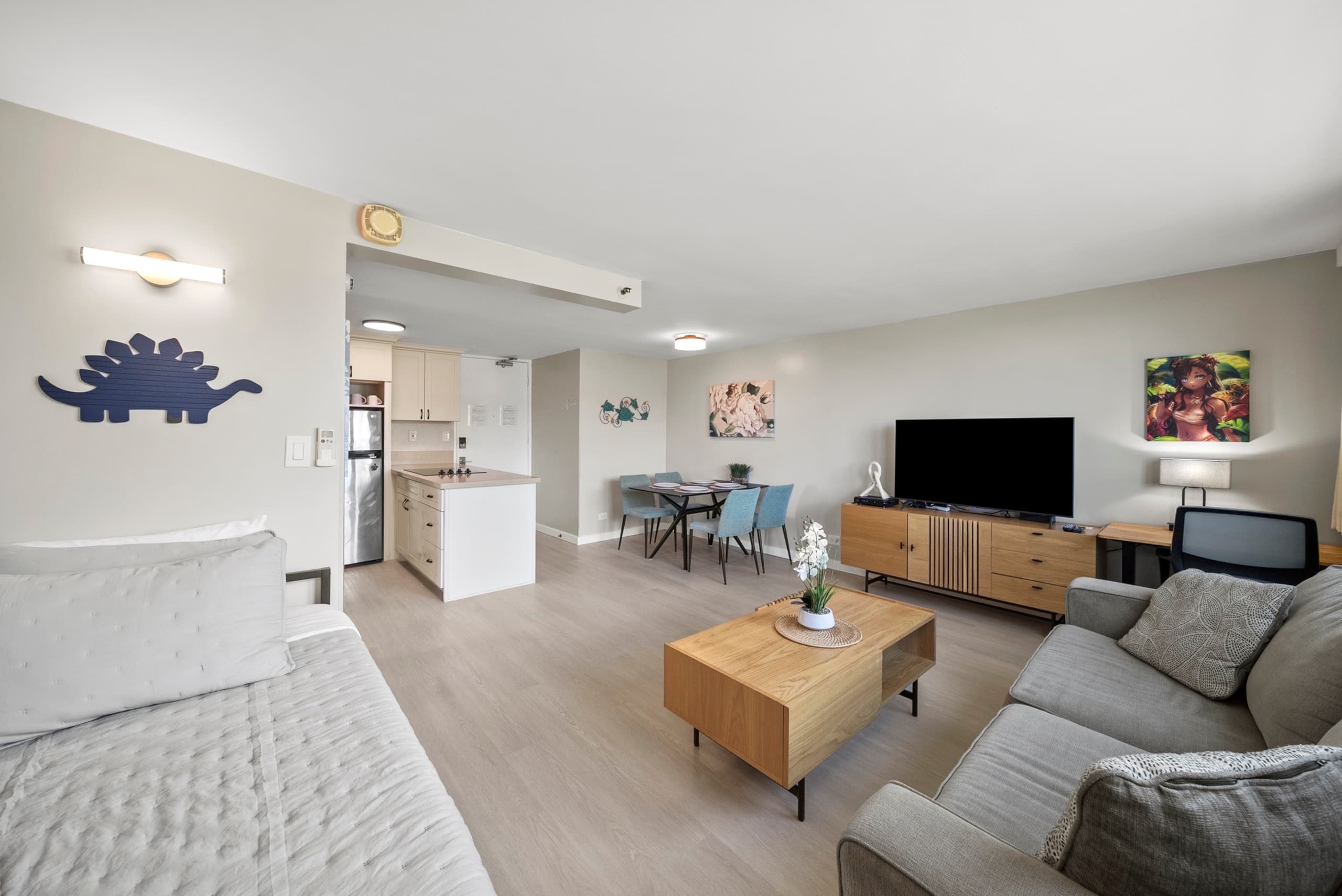 Amazing Views Waikiki 28FL 1BR Family/Group Condo - Image 3