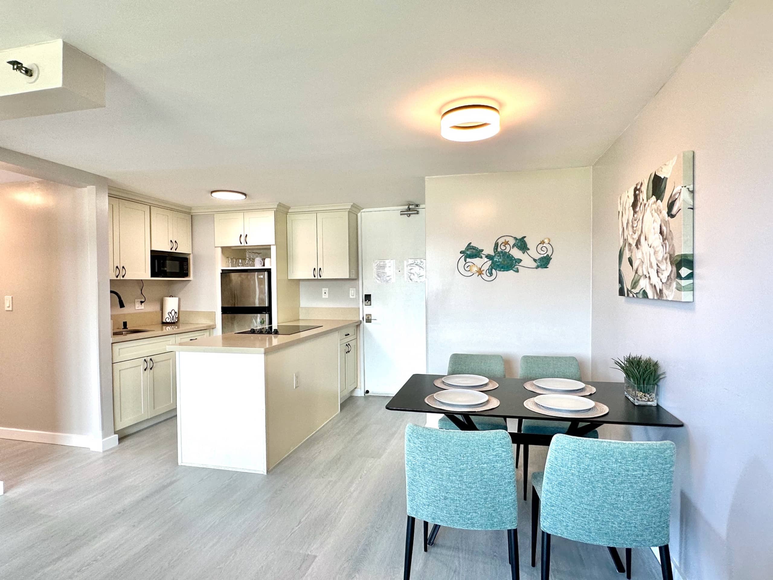 Amazing Views Waikiki 28FL 1BR Family/Group Condo - Image 12