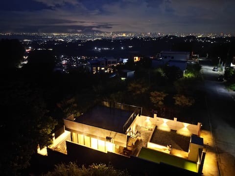 The Hideout Angono - Overlooking Glasshouse