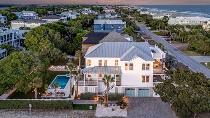 Pool, Elevator, Ocean Views, Steps From Ocean! - Isle of Palms, SC