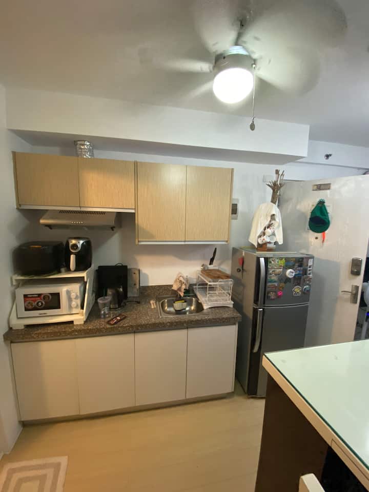 relax and unwind
1BR condo unit for rent