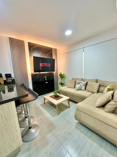 Successful Airbnb property: 3BR/AC/Near the Old City/the Airport & the Beach in Torices