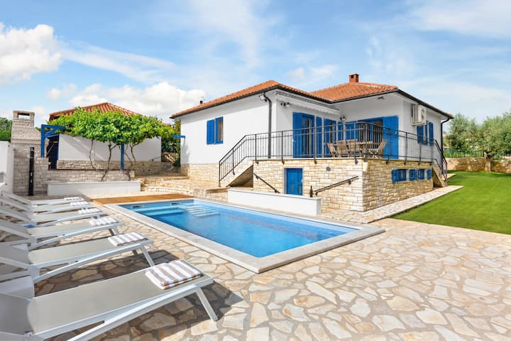 Villa Umag Istria Seaview Pool Garage By Rentistra - 烏馬格