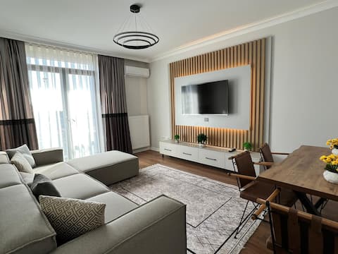 Ideal for Families with City Views, close to Metro