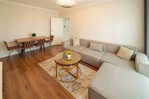 Top performing Airbnb: City View, Luxurious and Modern, Two Bedroom Flat in Kâğıthane