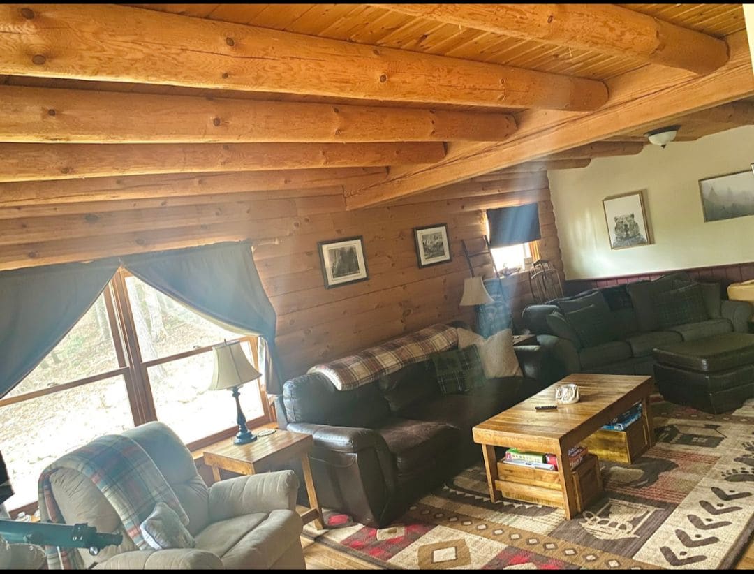 Popular Airbnb listing: Cozy Cabin near Lake George and Buck Mtn in Glens Falls