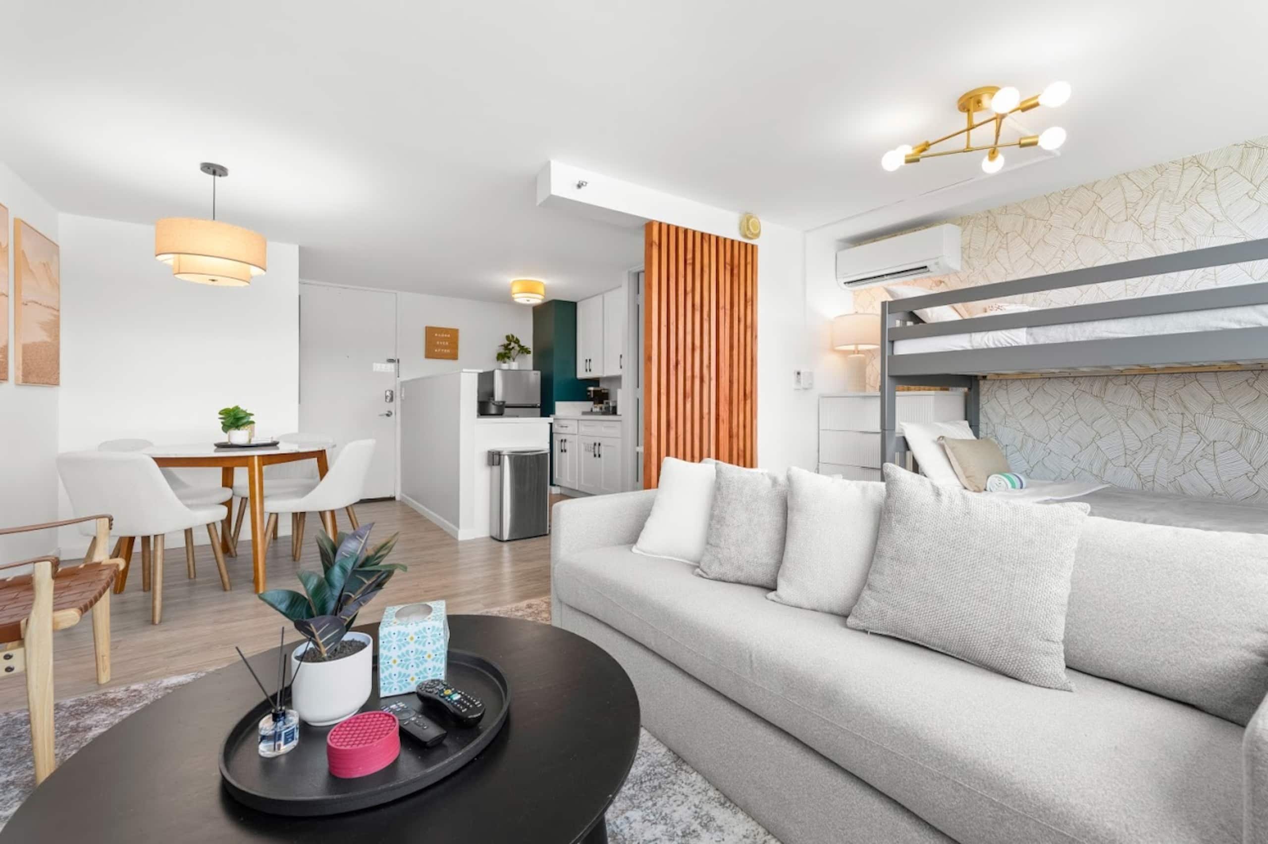 24F-Beautiful Family | Group 1-BR Condo - Waikiki! - Image 6