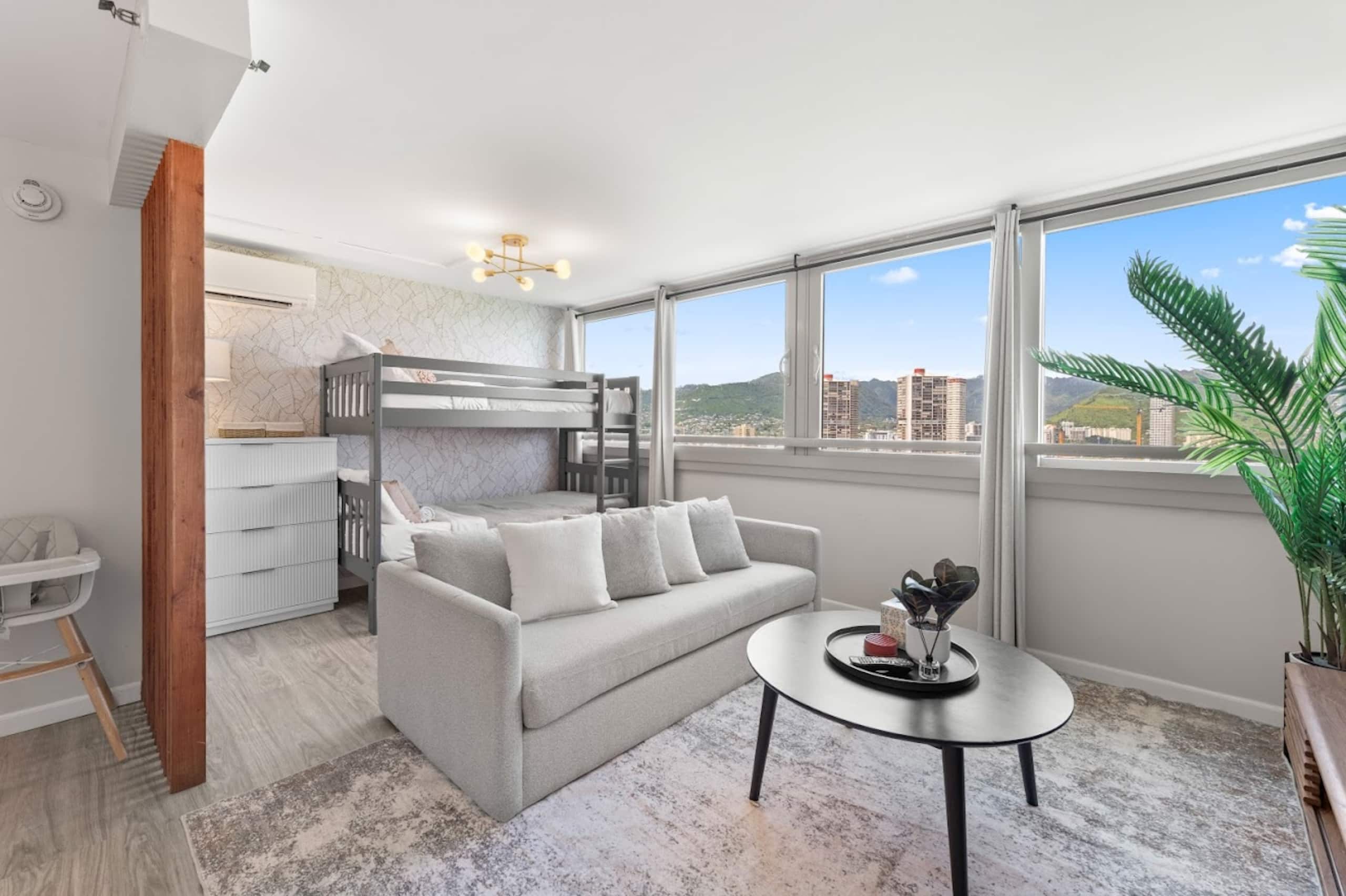 24F-Beautiful Family | Group 1-BR Condo - Waikiki! - Image 5