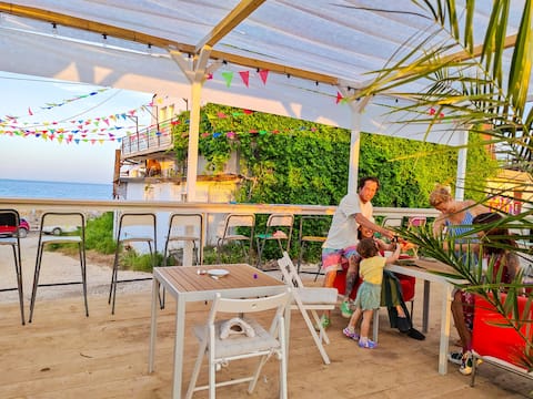 Mobile tiny house by the beach up to 6 persons