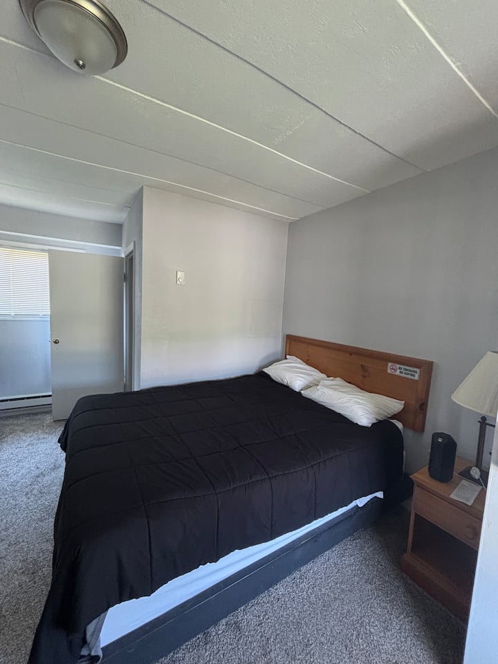 Rm20 - Great Escape Motor Lodge - Higgins Lake, MI
