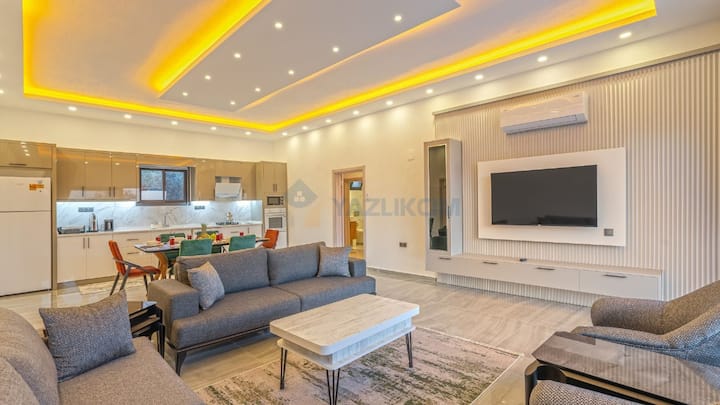 Havuzlu, Jakuzili, Geniş Bahçeli Tatil Villası - Türkei