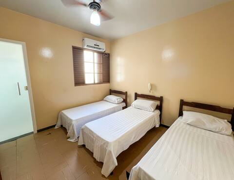 Quarto triplo / Ar condicionado