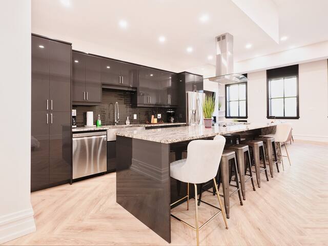 Paradise In The City 5BR Loft gallery image 5