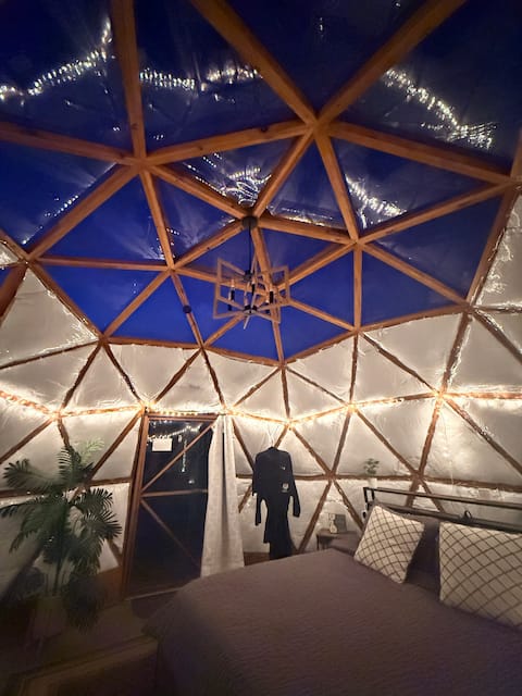 Glamping Dome/Pet Friendly/Hot Tub/Mins to Beach