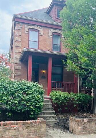 Trendy4BR-Location,Space!Conv. Ctr/OSU -5 Stars! gallery image 2