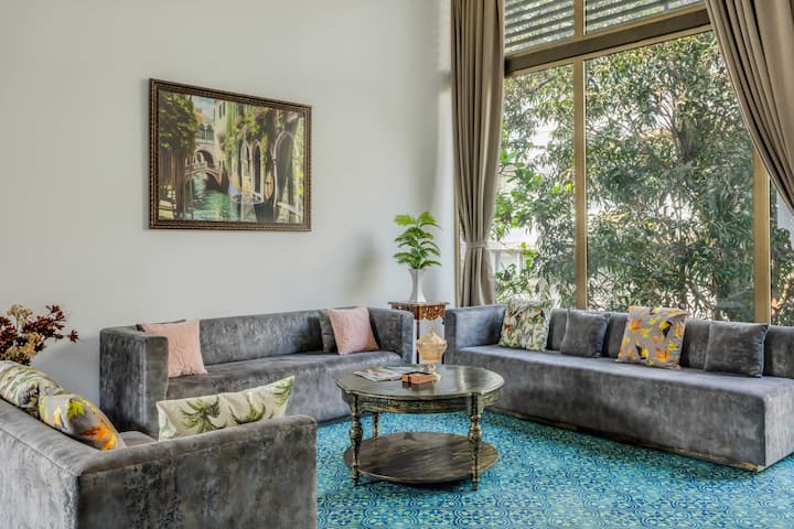 Living room image 10
