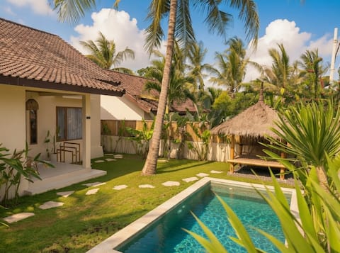 Tropical 2-BR villa in center