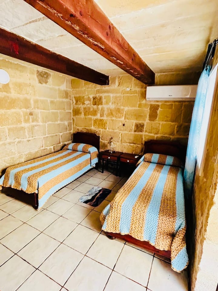 غرفة النوم 2