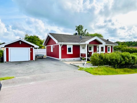Cozy house with hot tub
"Villa Lilleby"