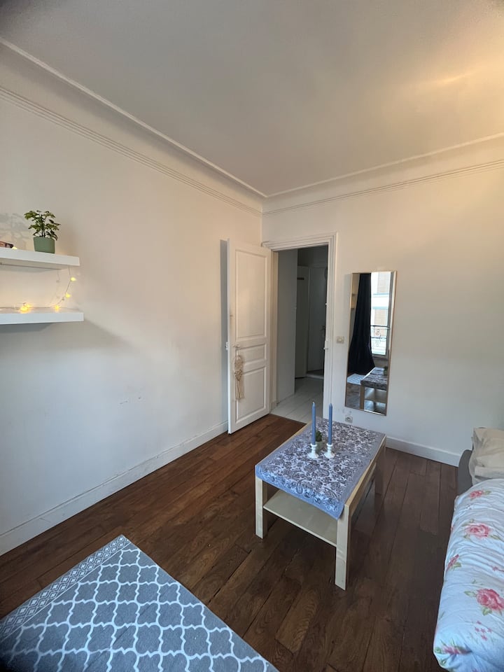 Studio Charmant Près De Montmartre - París