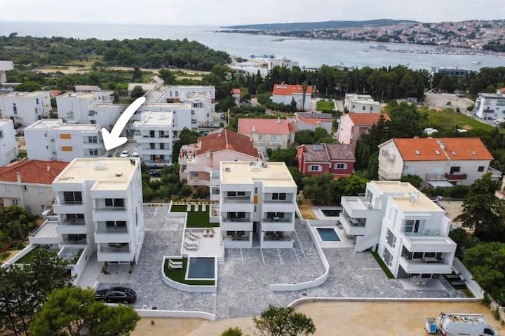 Two-bedroom Apartment Break B With Pool - Mandre