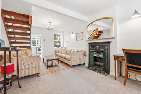Popular Airbnb listing: Riverside Cottage in City Centre in Canterbury