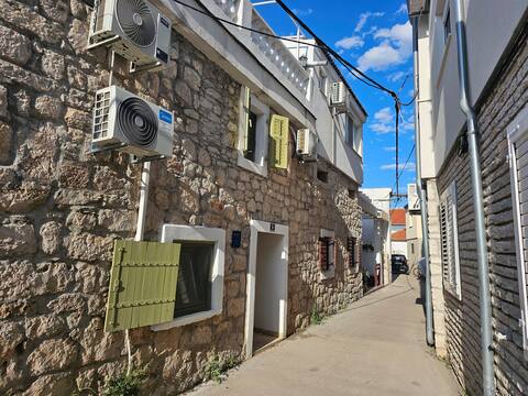 Stone three bedroom house with roof terrace