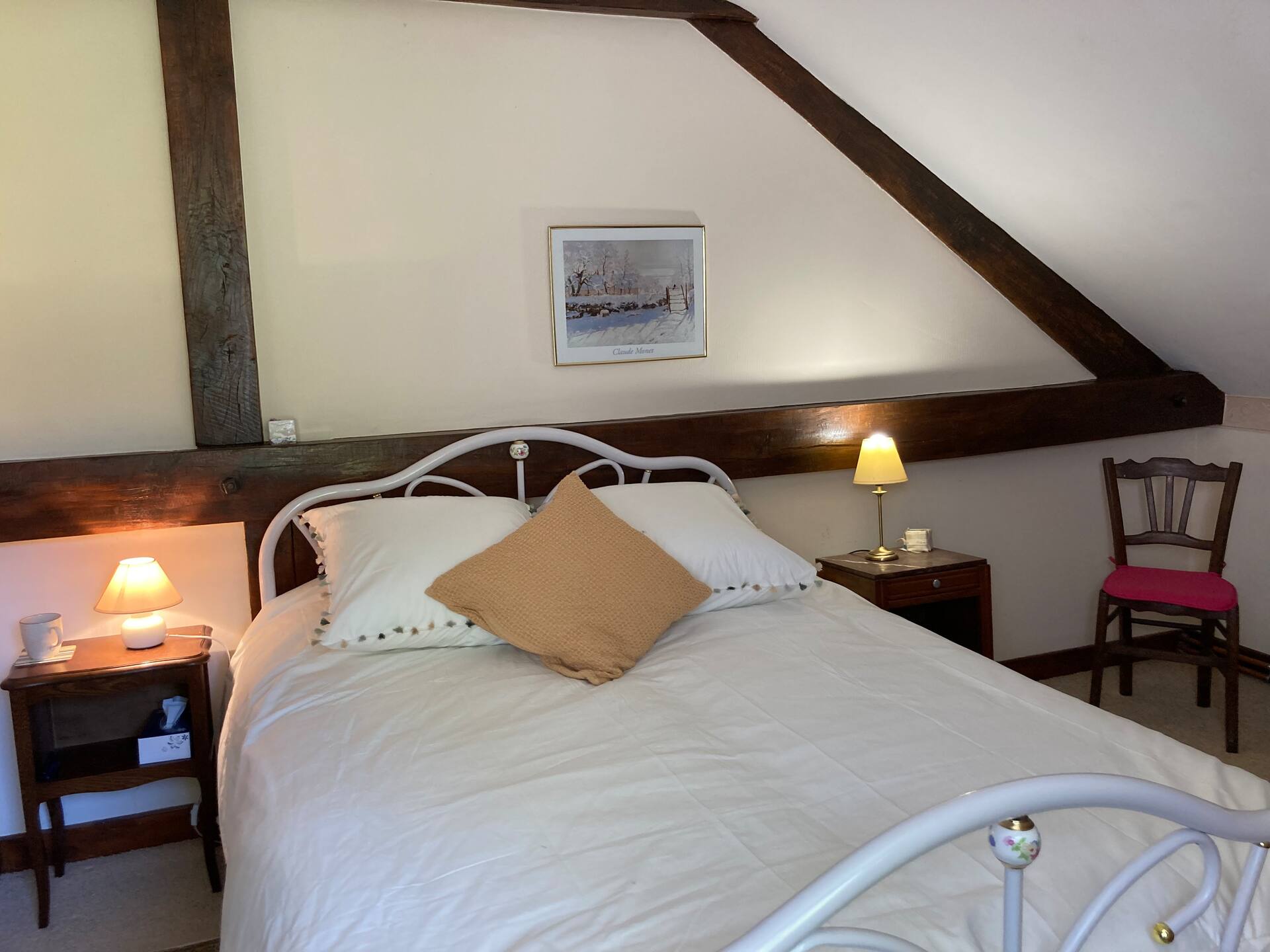 Chambre 1 — lit queen-size