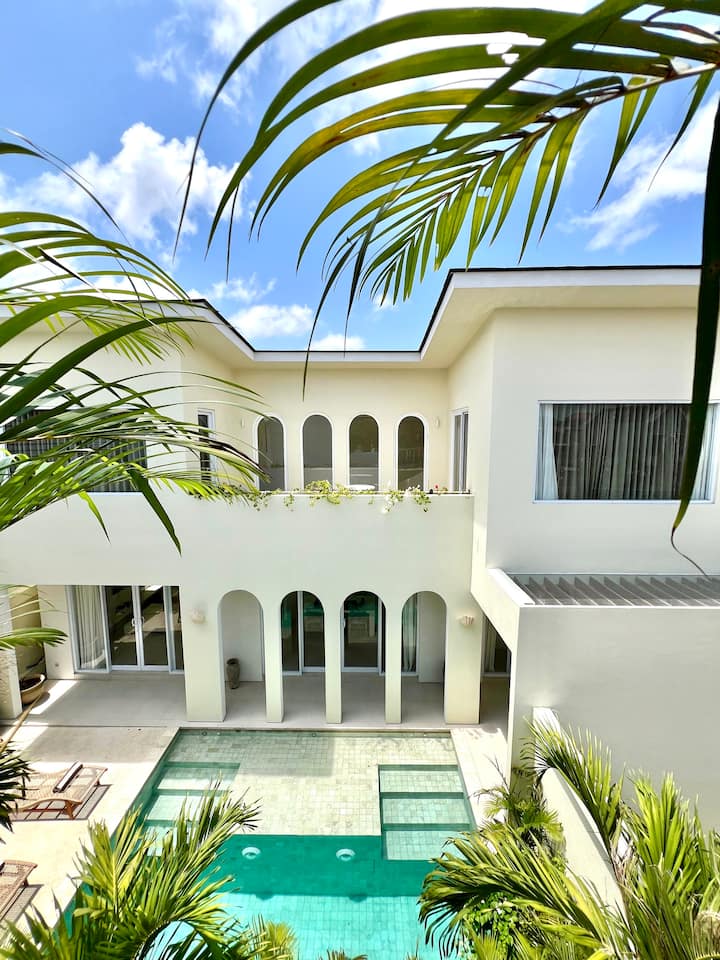 Mesmerizing Mediterranean Escape Villa In Canggu - Bali
