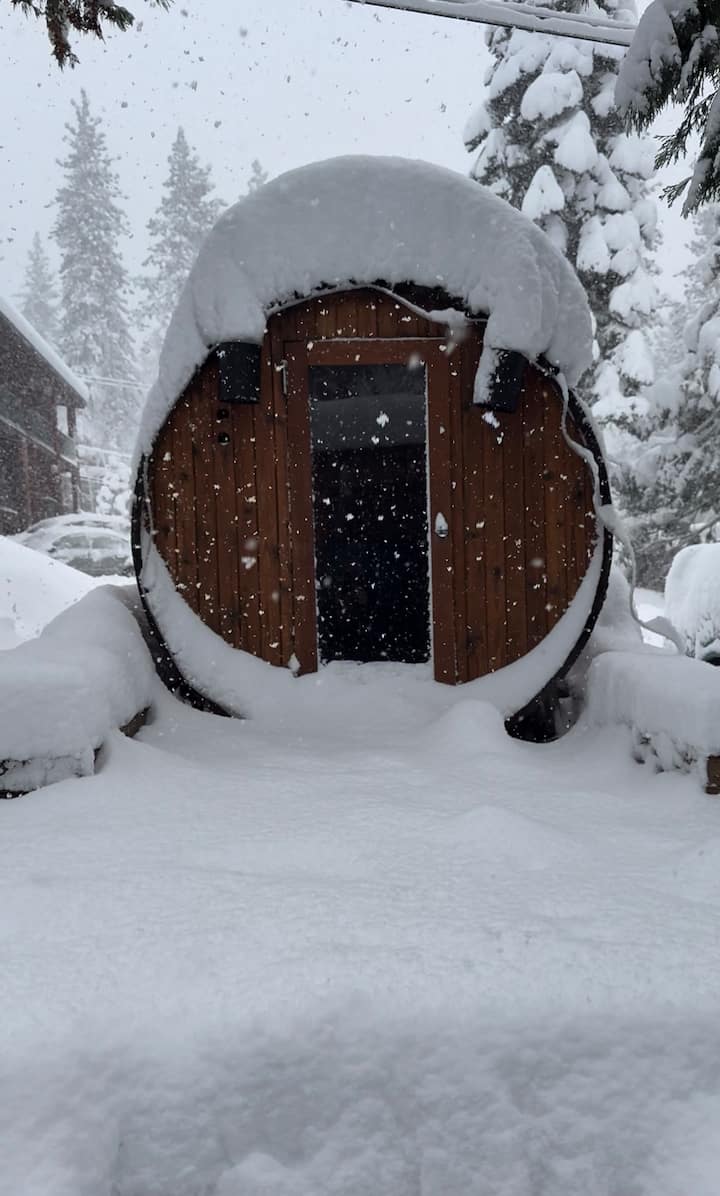 Red Cedar Cabin exterior — Tahoe City vacation rental