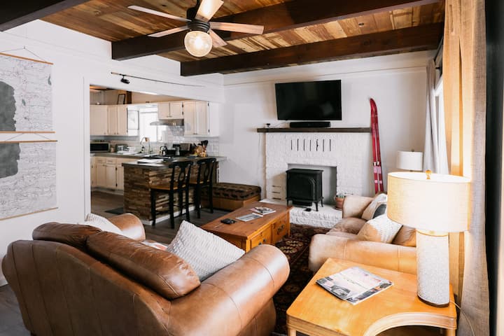 Tahoe City Airbnb living area — Red Cedar Cabin