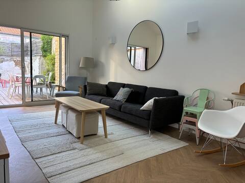 Popular Airbnb listing: House with garden in the city center in Jouvence