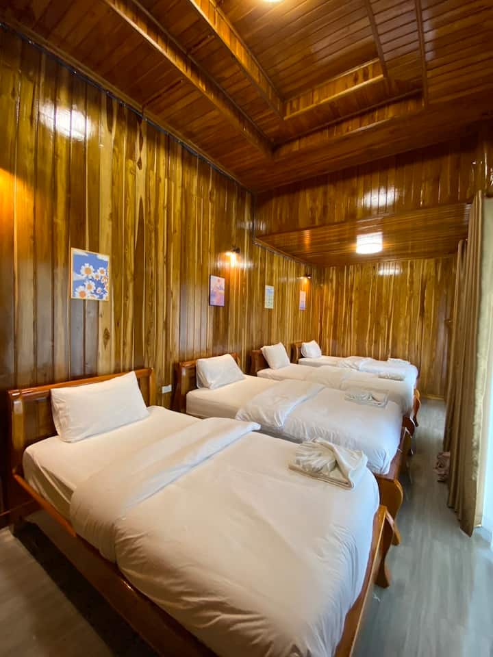Rim Nam Family Wood House Villa - Lom Kao
