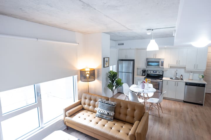 MTL Downtown : Awesome 2 Bedrooms Apartment