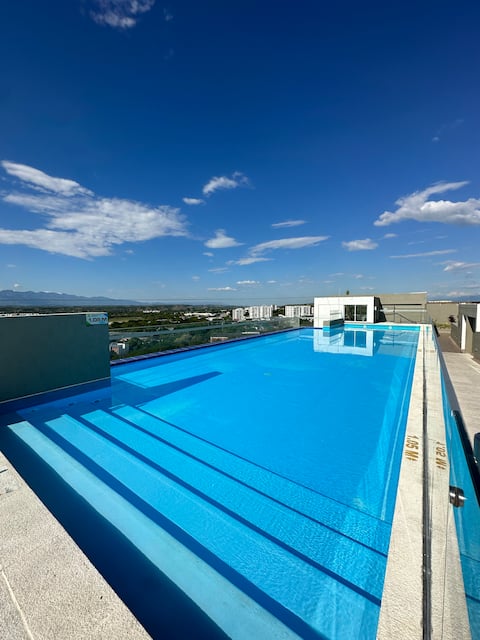 Apartment, air conditioning and hot water.