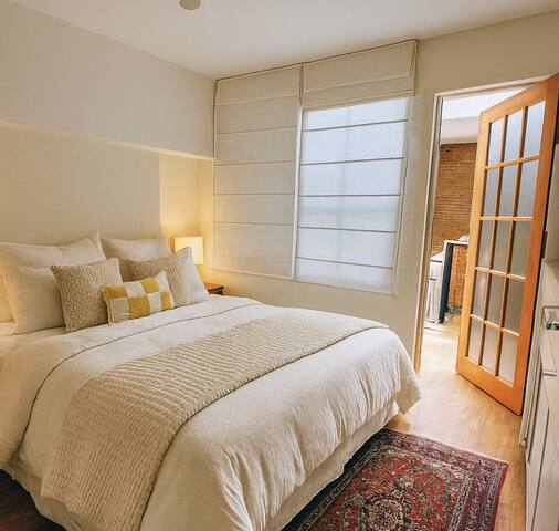 Comfort and Luxury meet in heart of Little Italy gallery image 2