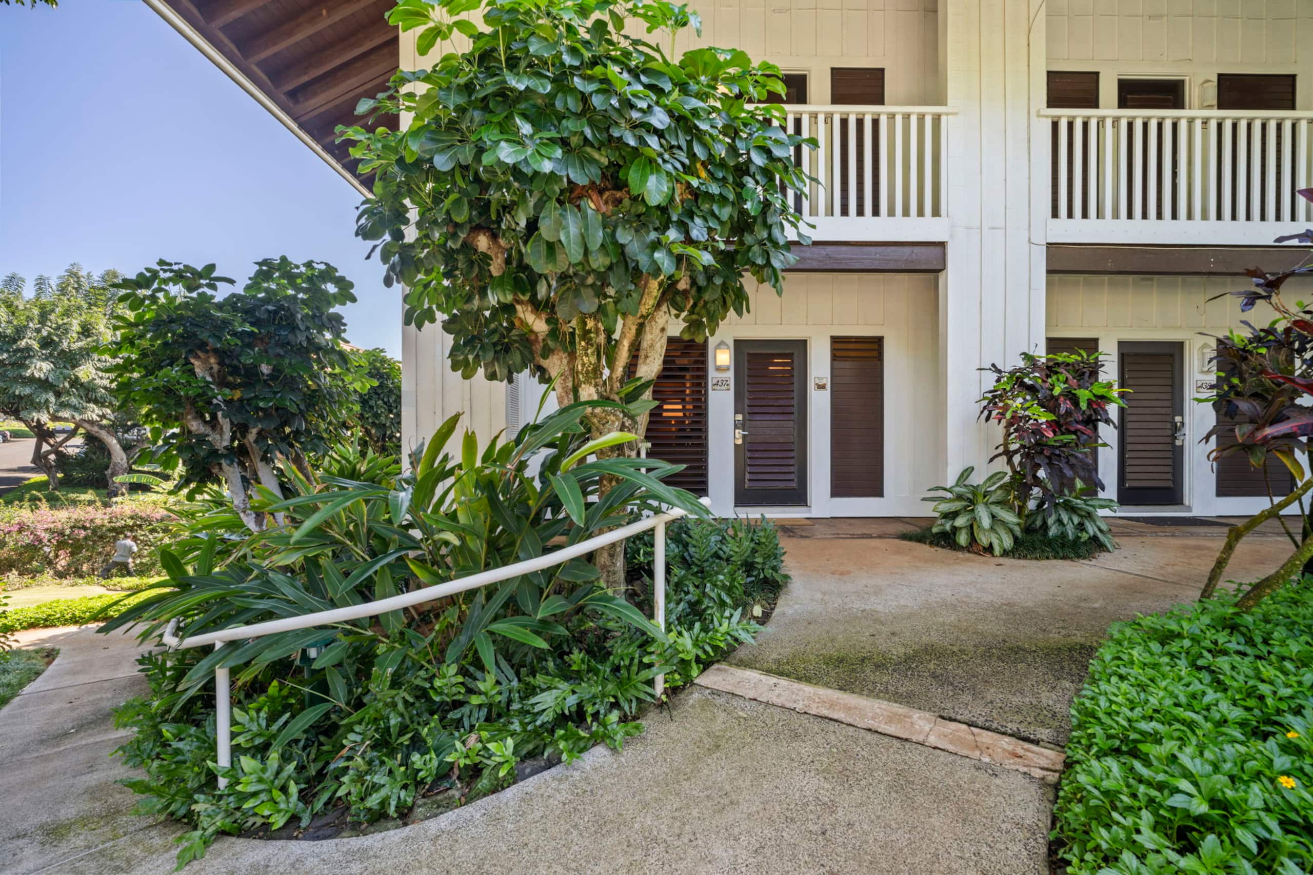 NEWLY Updated Kiahuna 1BR | A/C + Pool - Photo 24
