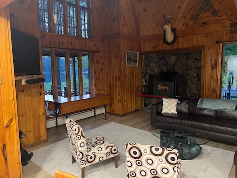 Echo Lake Retreat 2 Houses *Hot Tubs