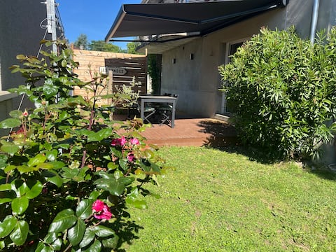 Coeurs de l'Ouest - garden apartment with parking