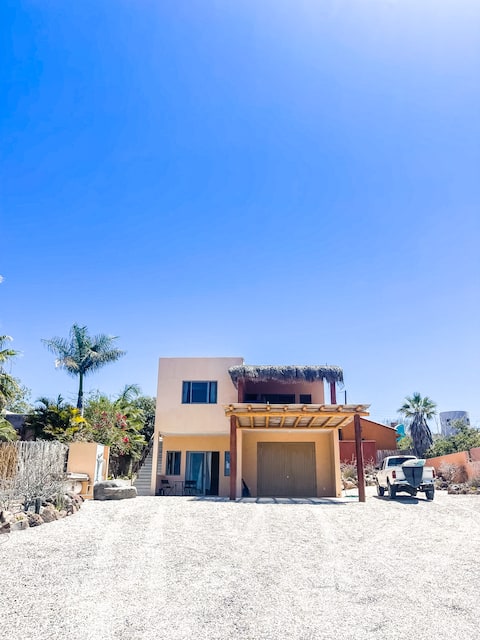 Casa Tiburón (Shark House) - Gringo Hill