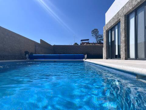 Beautiful house with a pool in Chapala
