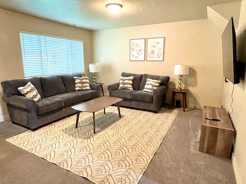 Spacious quiet townhome near BYU