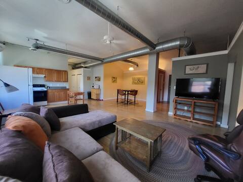the apARTment - Downtown Jackson