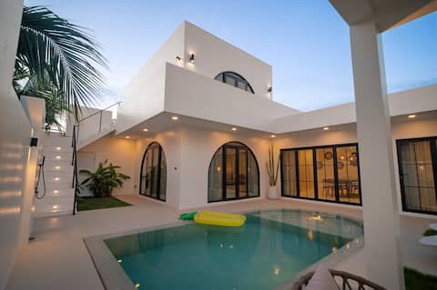 Close To Beach Clubs | Luxury Bang Tao Pool Villa