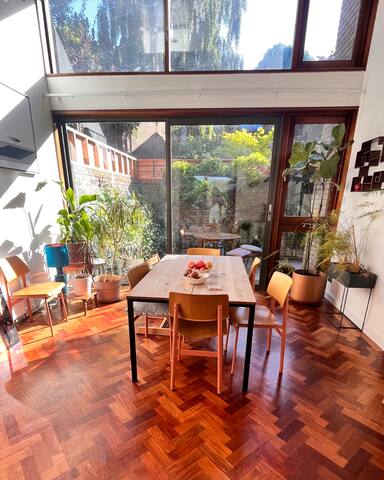 Modernist Hampstead Heath House gallery image 3